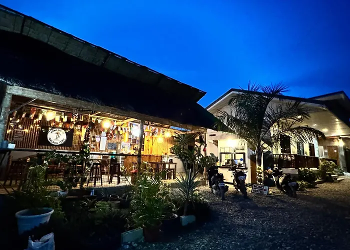 Momo Hostel Moalboal